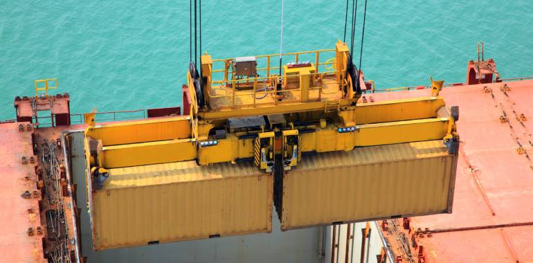 Modern port operations image 770x300